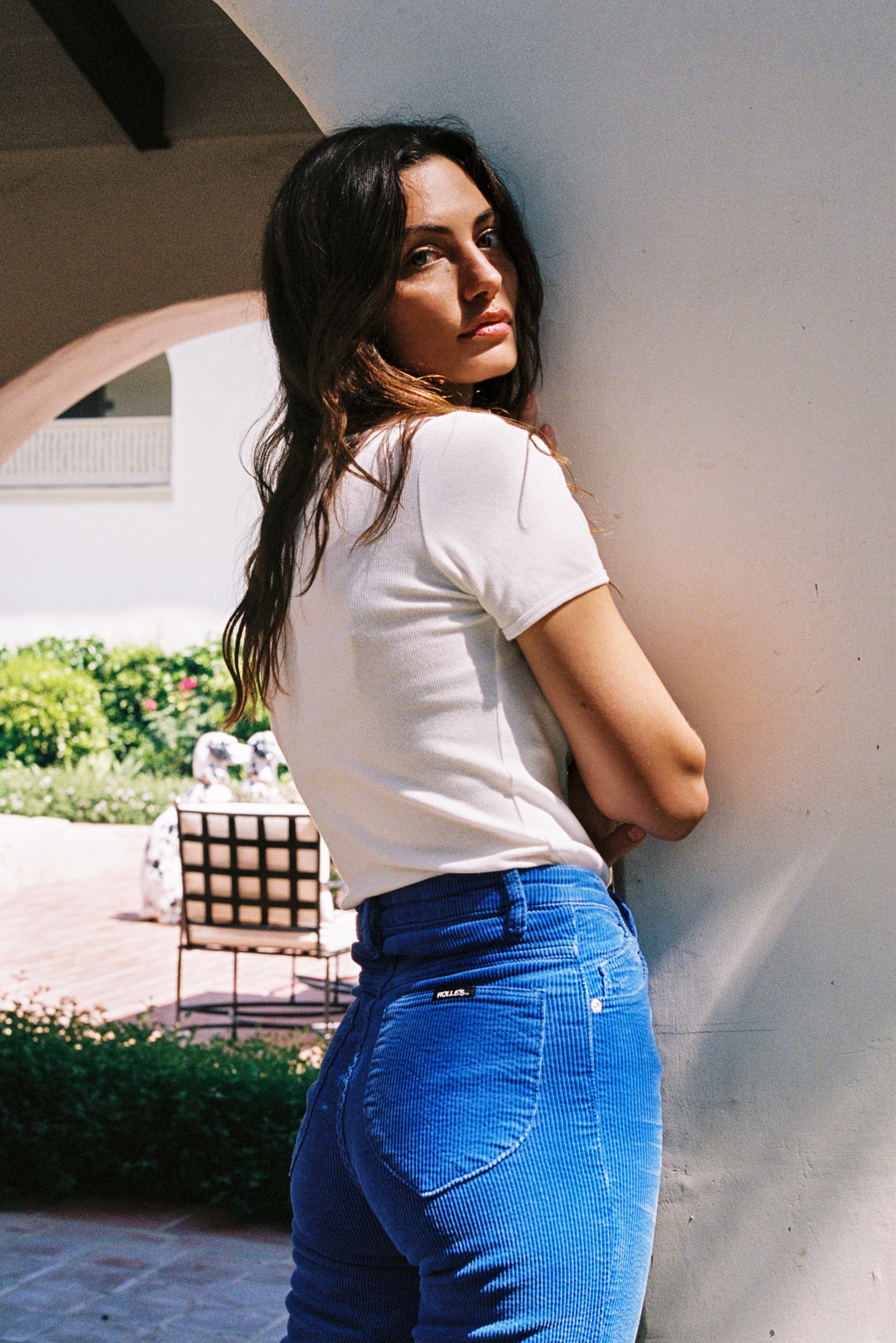 Phoebe Tonkin's Double Denim Moment Proves The Trend Can Be As ...