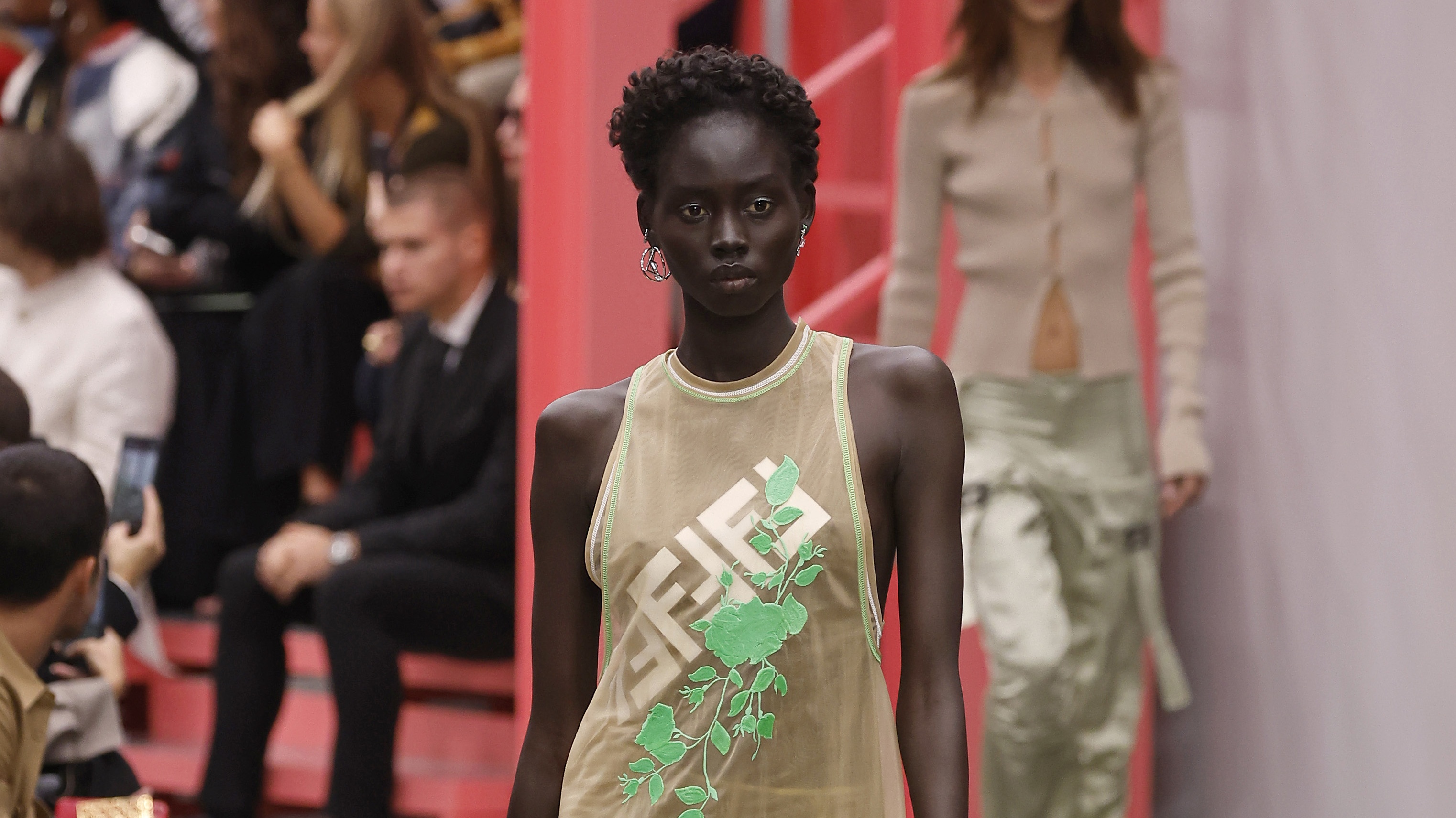Supermodels grace Kim Jones' Fendi front-row during Milan fashion Week -  GulfToday