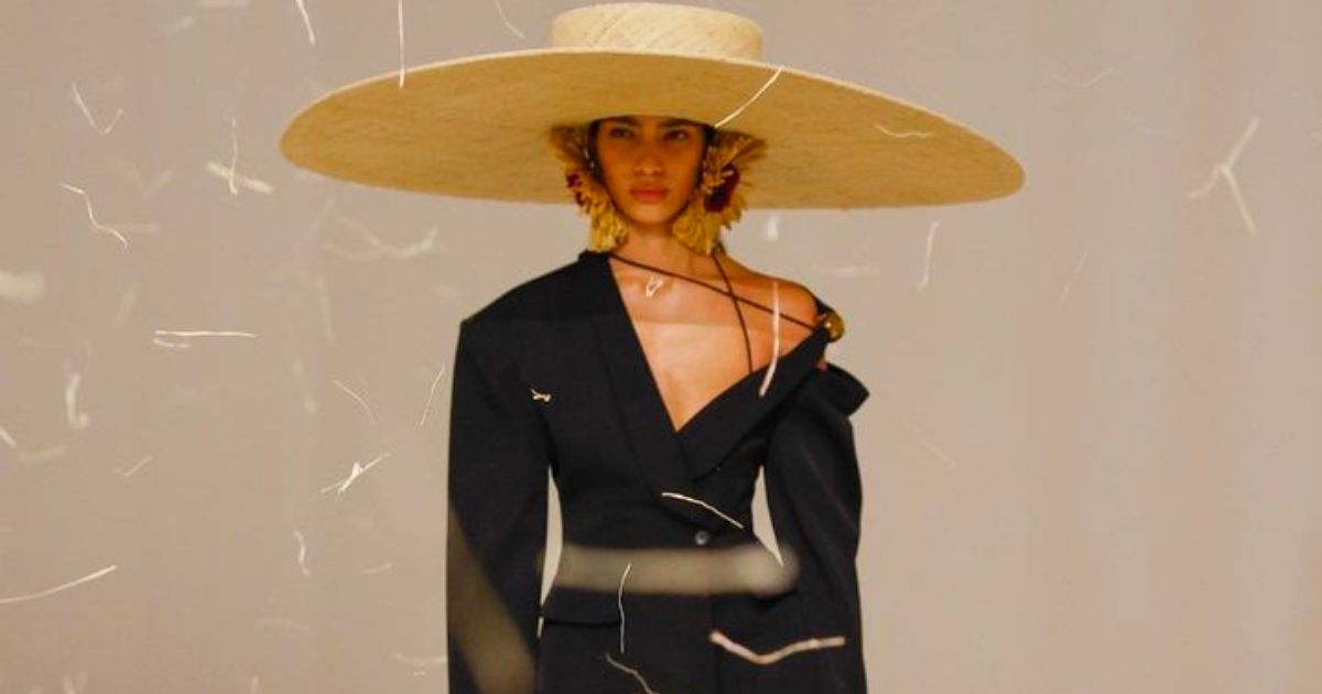 Jacquemus Spring 2023 Ready-To-Wear [2240 x 3360] : r/fashionporn