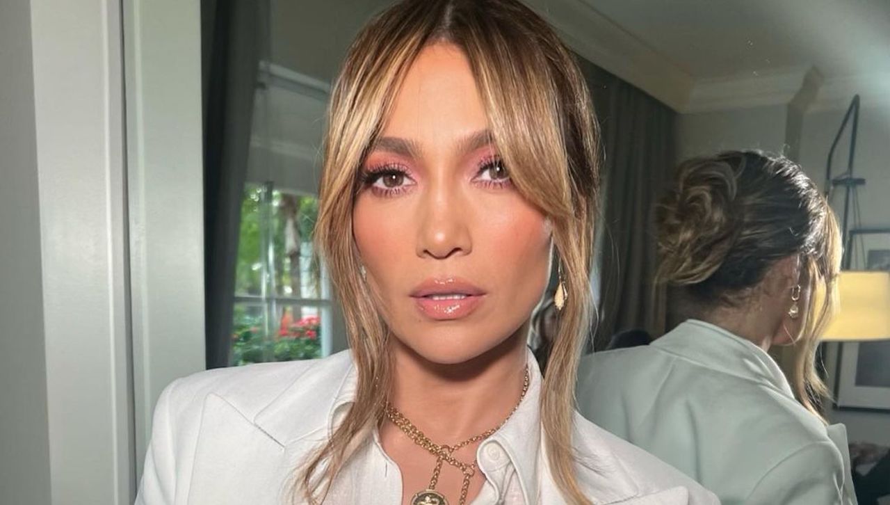 A Moment For JLo’s Angelic Pink Makeup Look