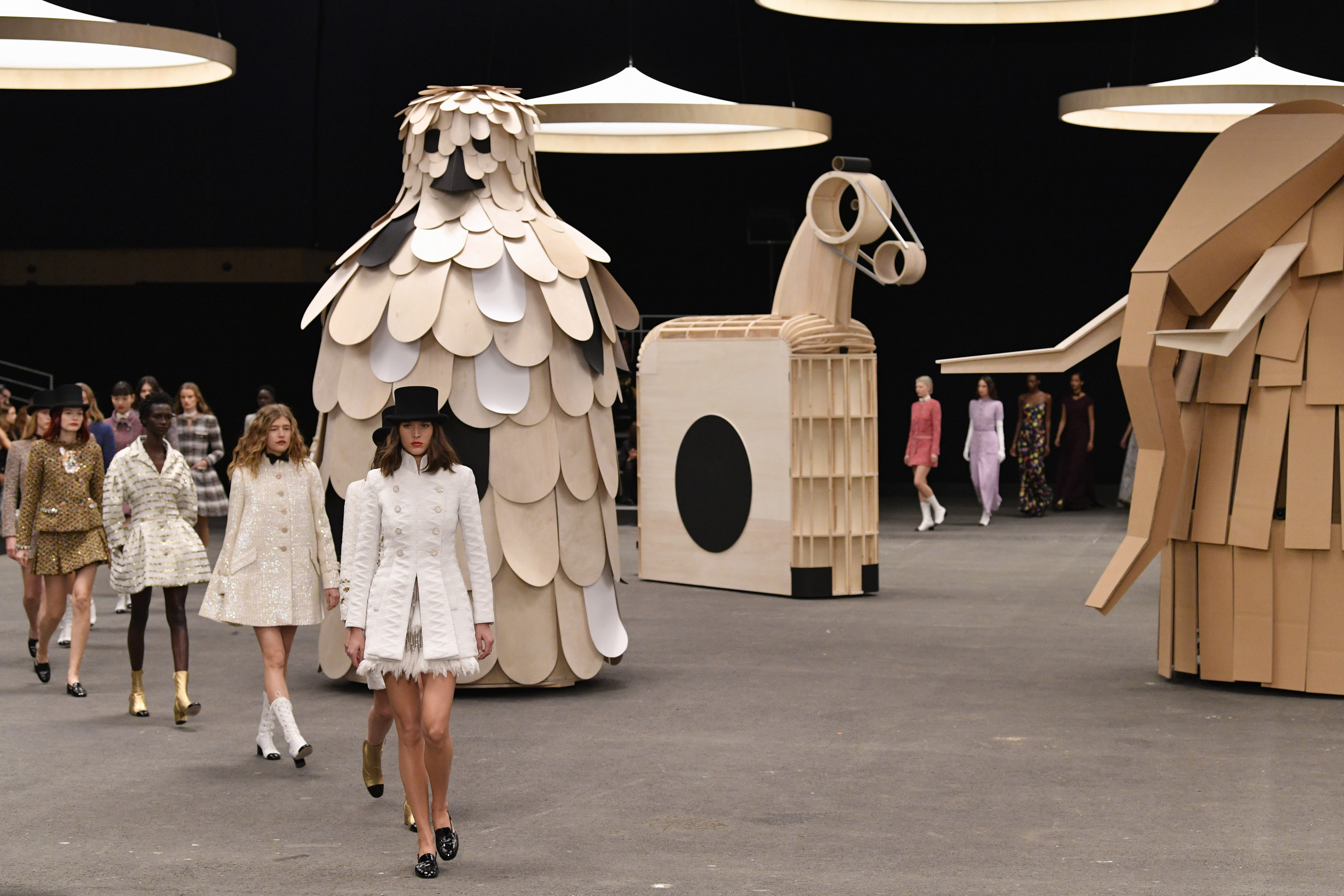 Chanel FallWinter 20222023 couture show