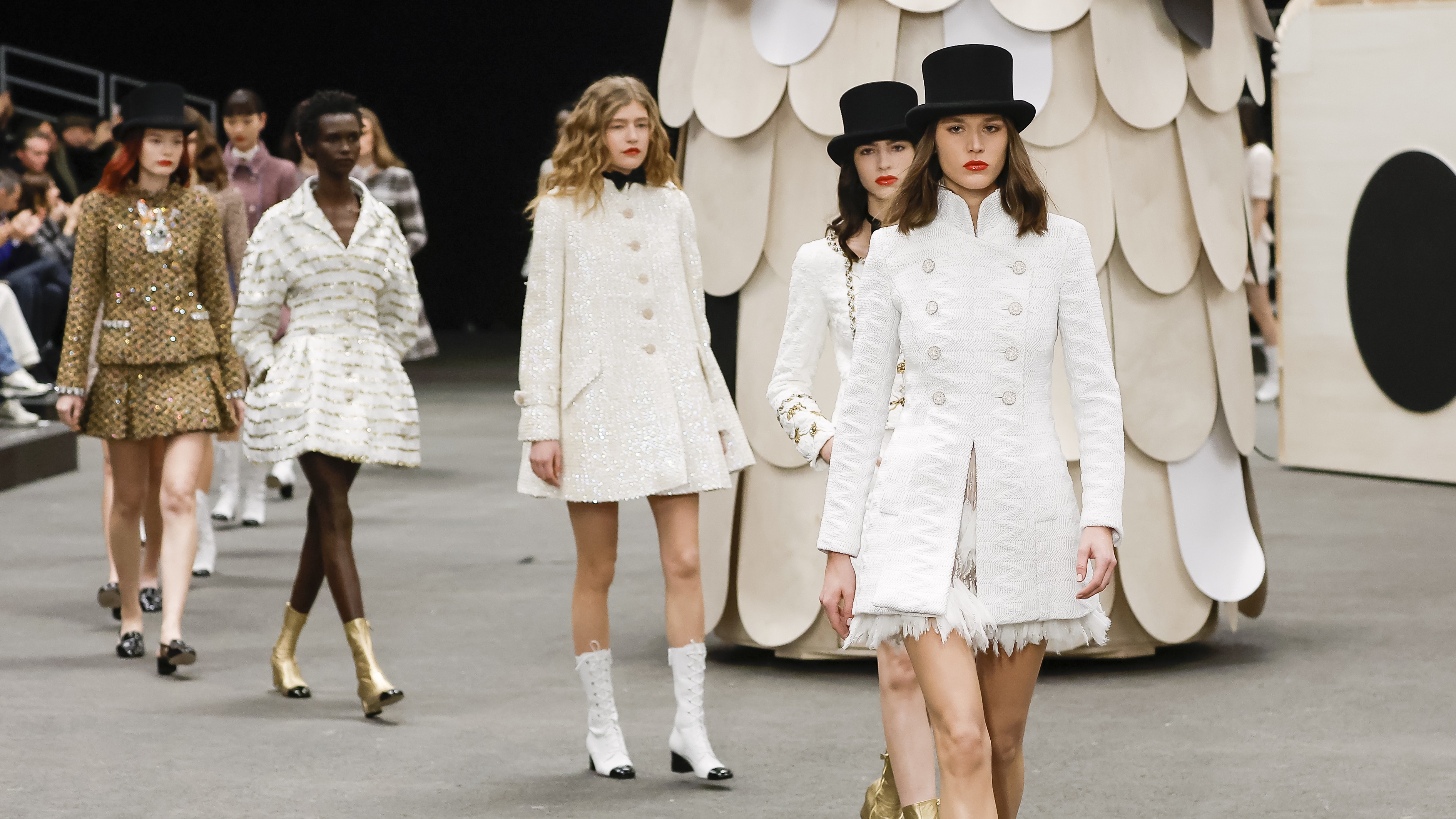 Roll Up! Chanel Spring/Summer 2023 Haute Couture Offers A Twist Of