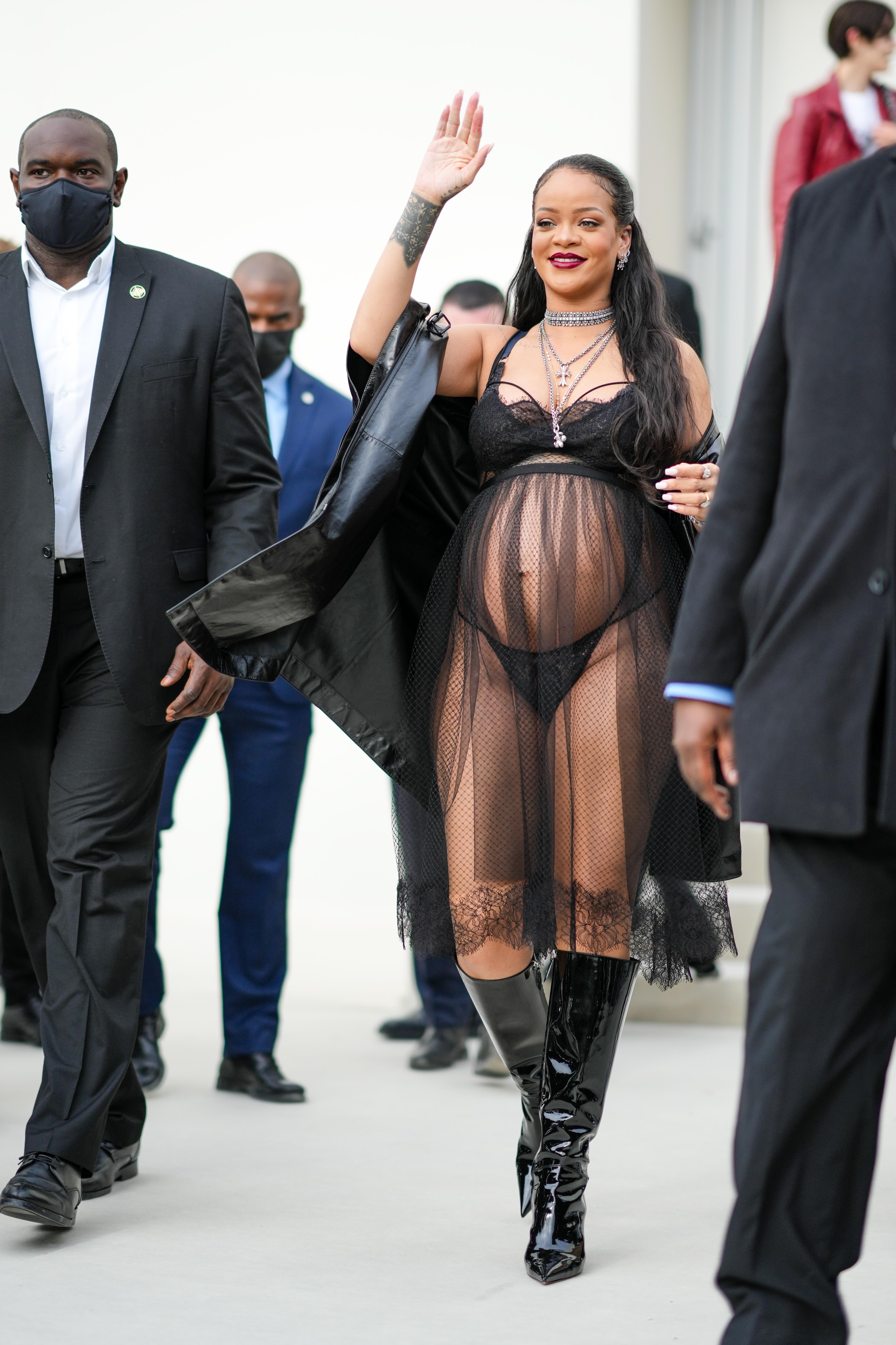 Rihanna maternity style
