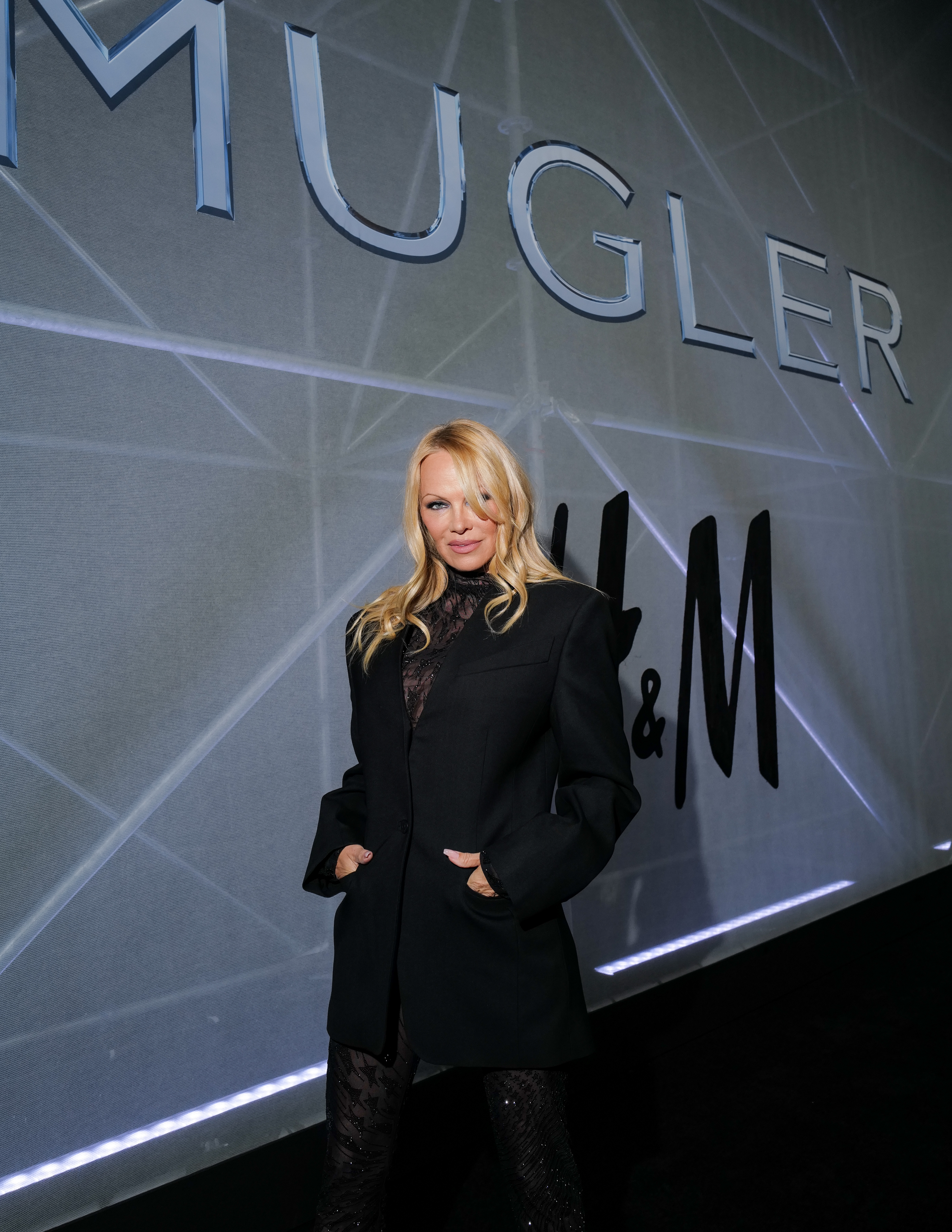 Pamela Anderon H&M X Mugler