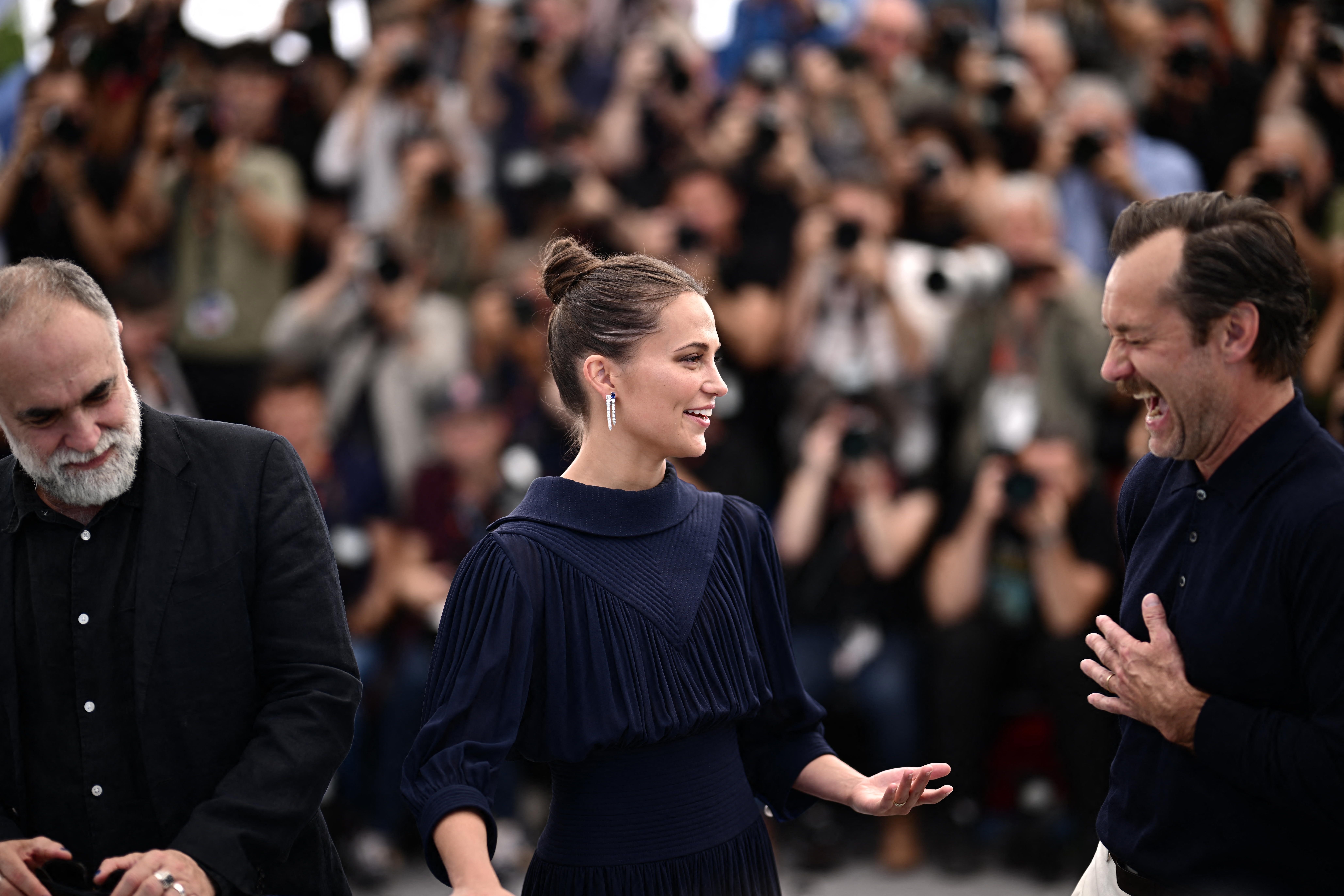 Jude Law & Alicia Vikander 'Firebrand' Movie Gets 8 Minute-Plus