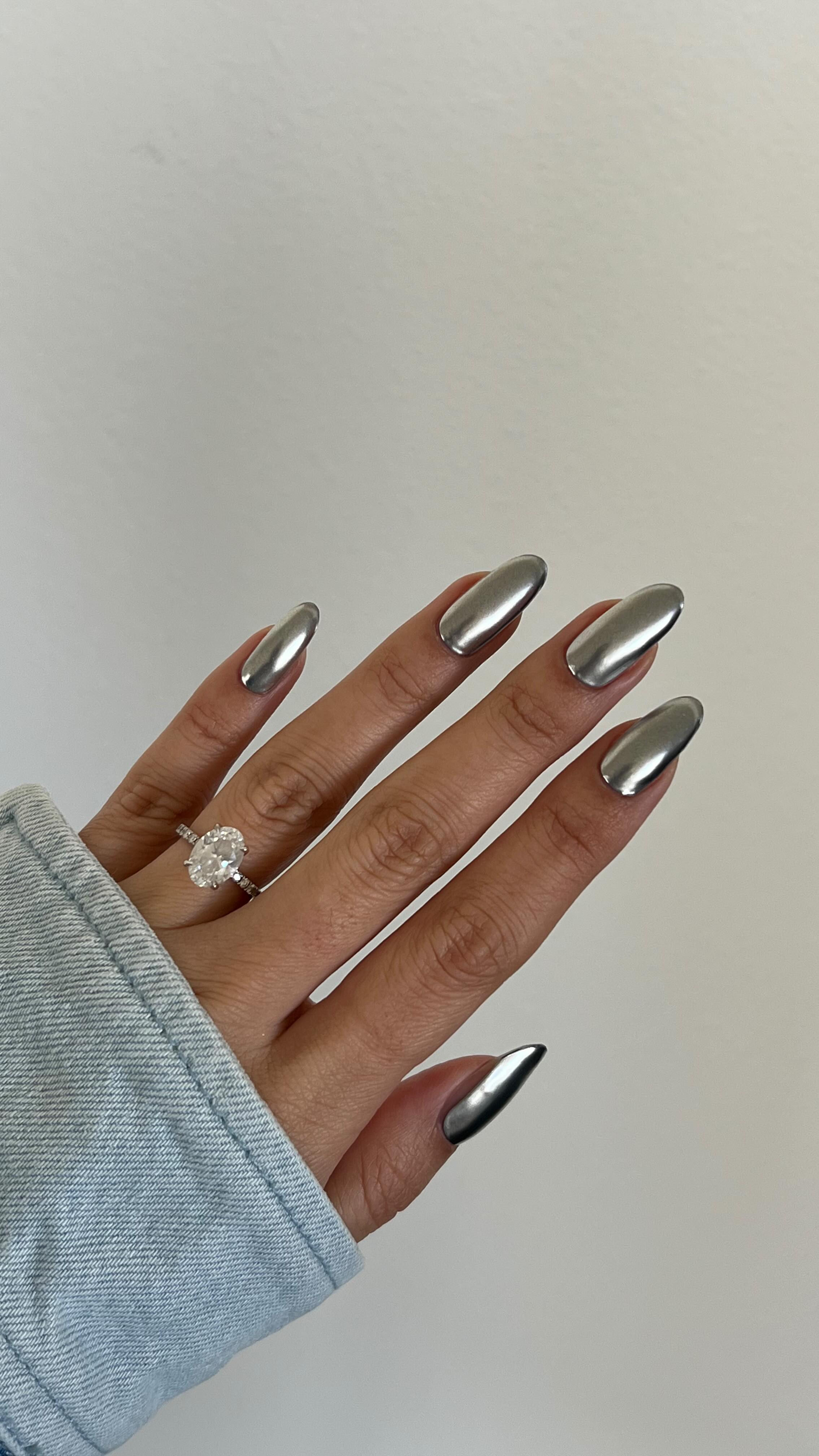 Silver-Chrome-Nails - Grazia