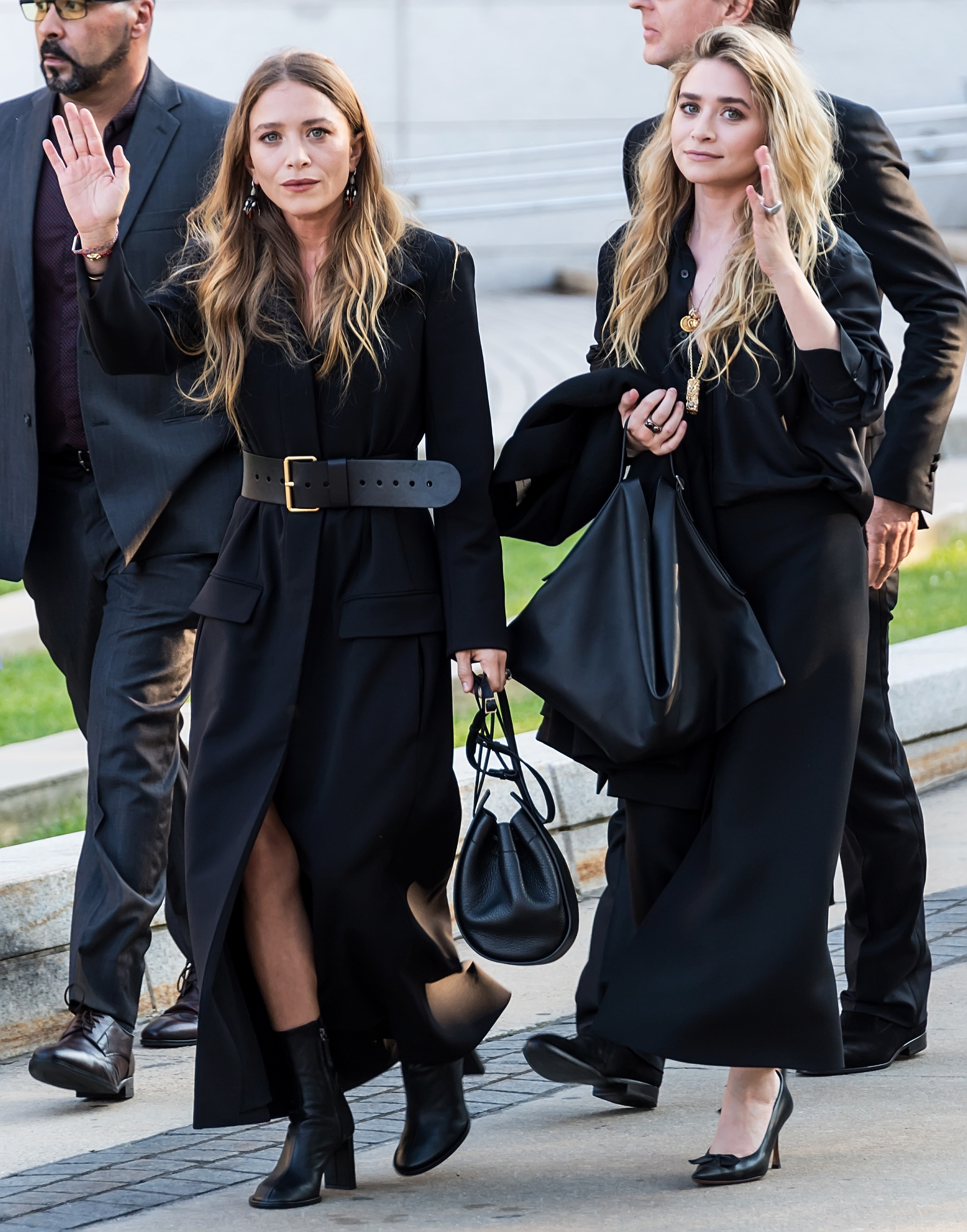 Rejoice! We Have A Rare Mary-Kate Olsen Street Style Shot