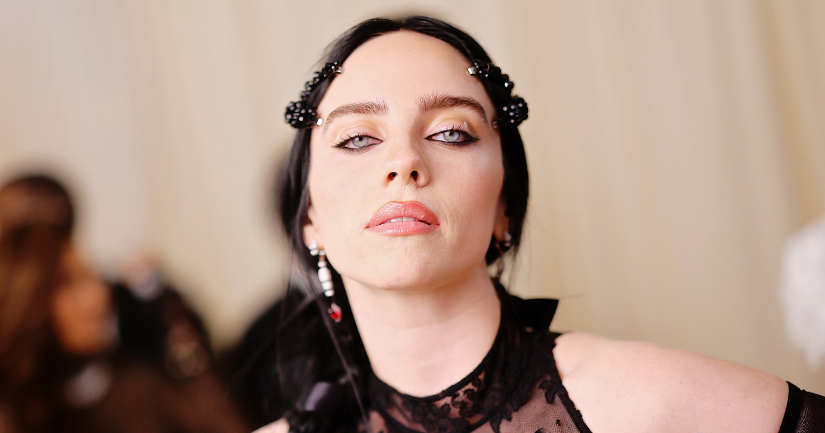 Billie Eilish Is The 1965 "Poodle Parade" Barbie At 2024 Grammys Billie Eilish Is The 1965 "Poodle Parade" Barbie At 2024 Grammys