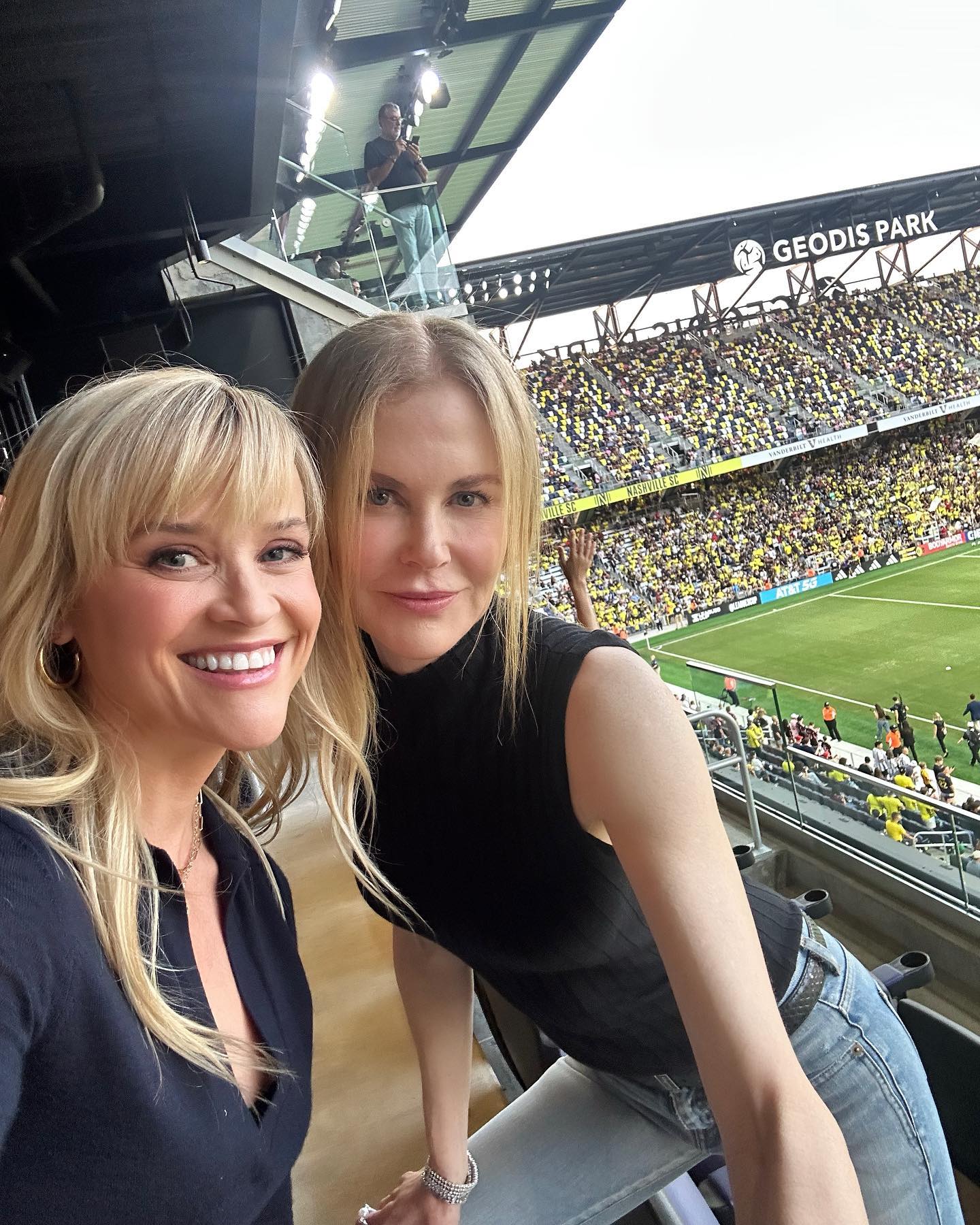 Reese-Witherspoon-Nicole-Kidman-Football-Match.