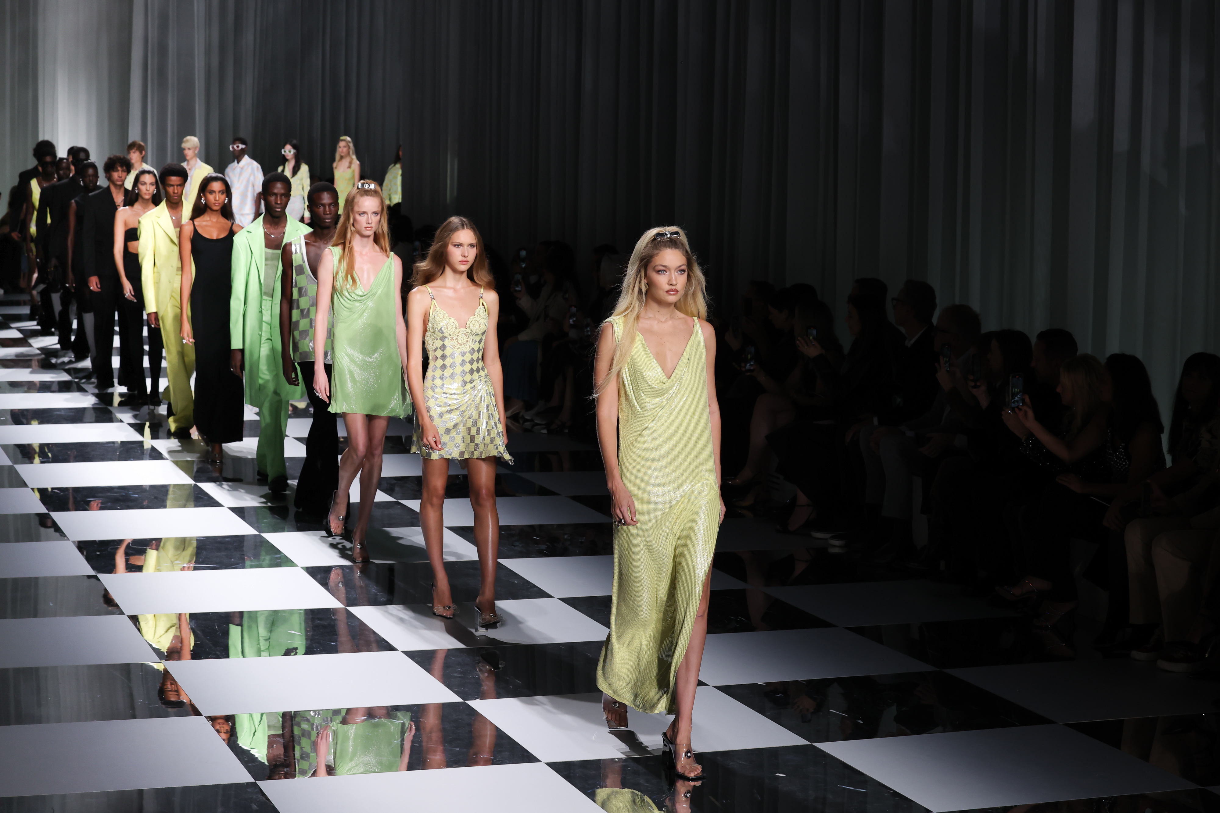 Versace Spring 2020 Ready-to-Wear Fashion Show