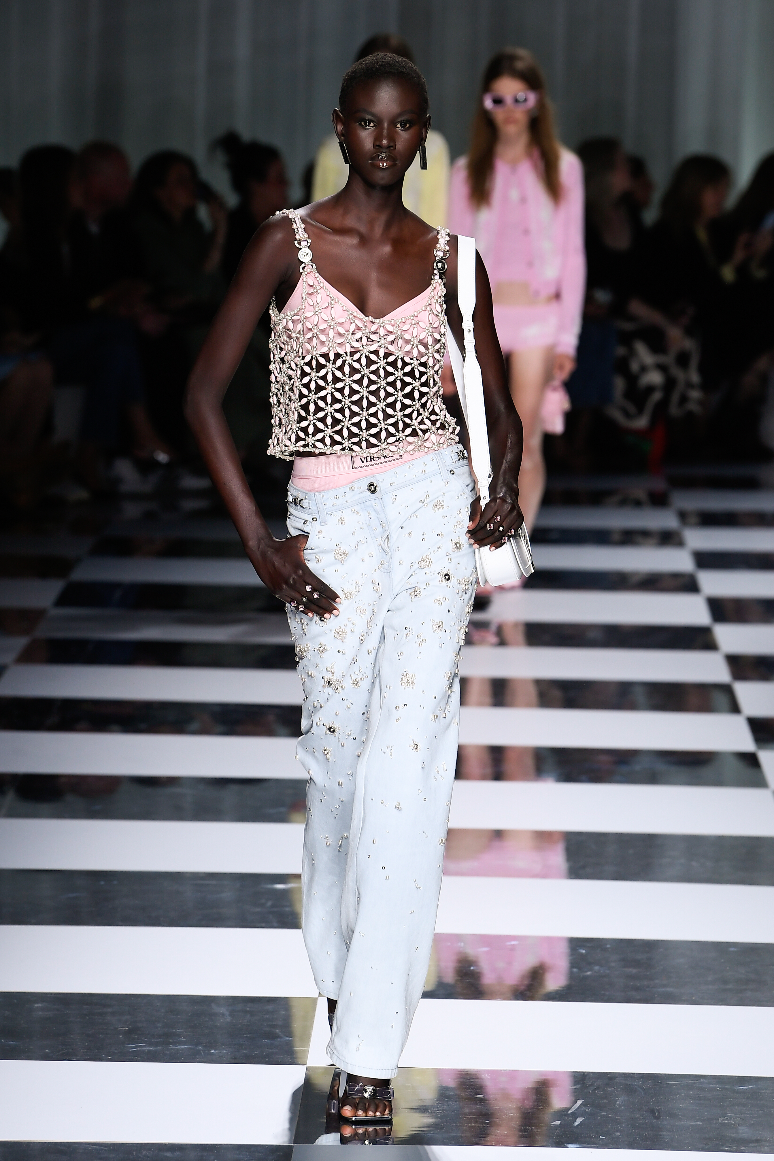 Versace Spring/Summer 2020  Summer collection fashion, High fashion  outfits, Fashion show