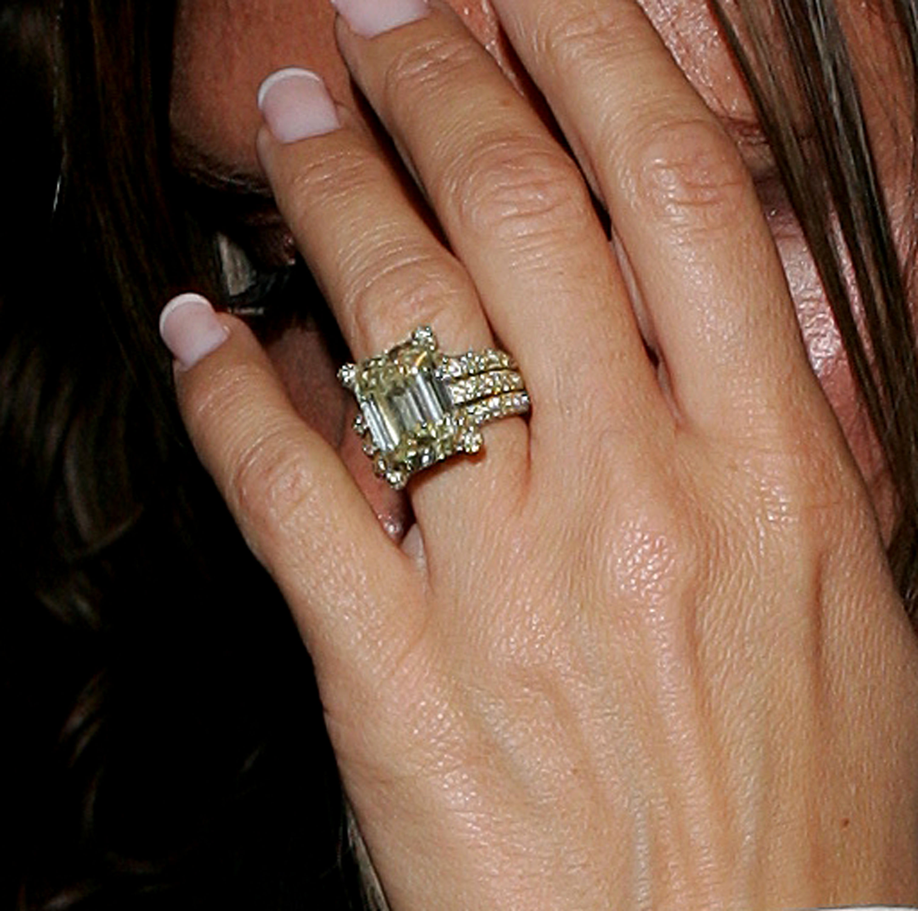 Victoria-Beckham-Engagement-Ring