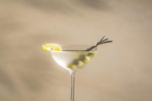 papa-salt-margot-robbie-gin-drink