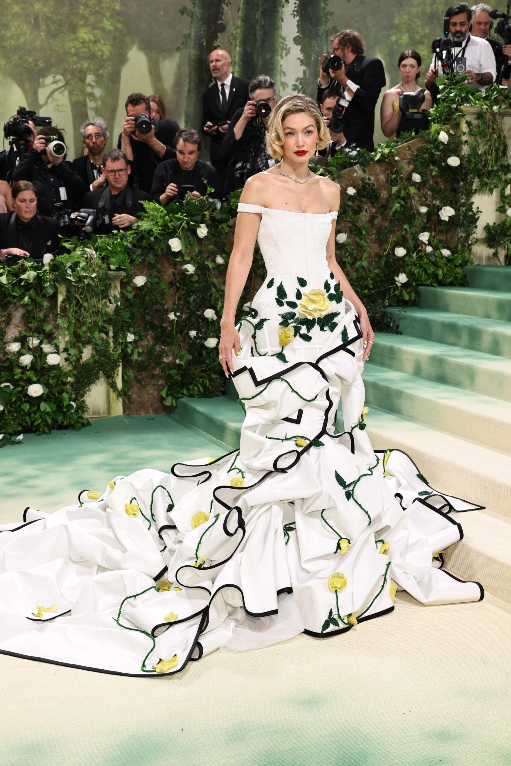 Gigi-Hadid-met-gala-2024