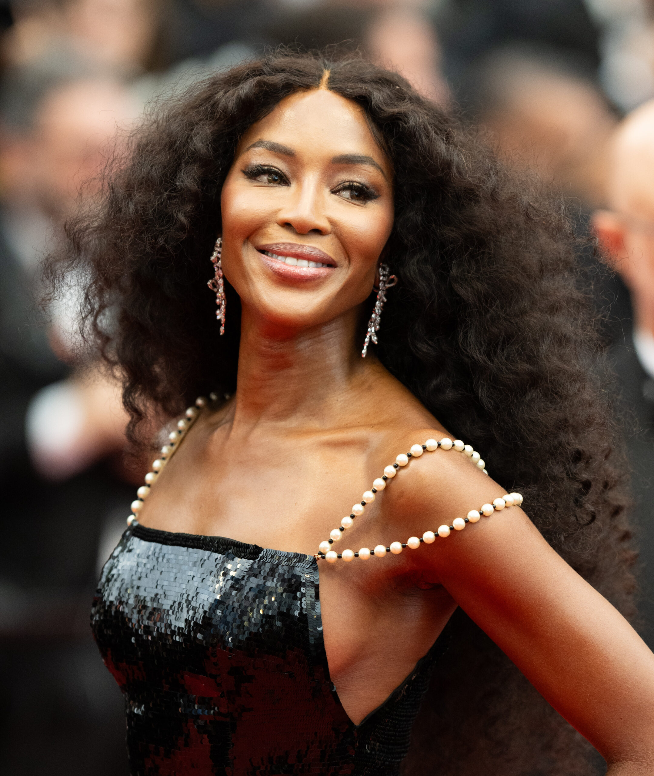 Naomi-Campbell-Cannes-Film-Festival-Chanel