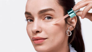 L'Oréal Paris' Bright Reveal Niacinamide Dark Spot Serum