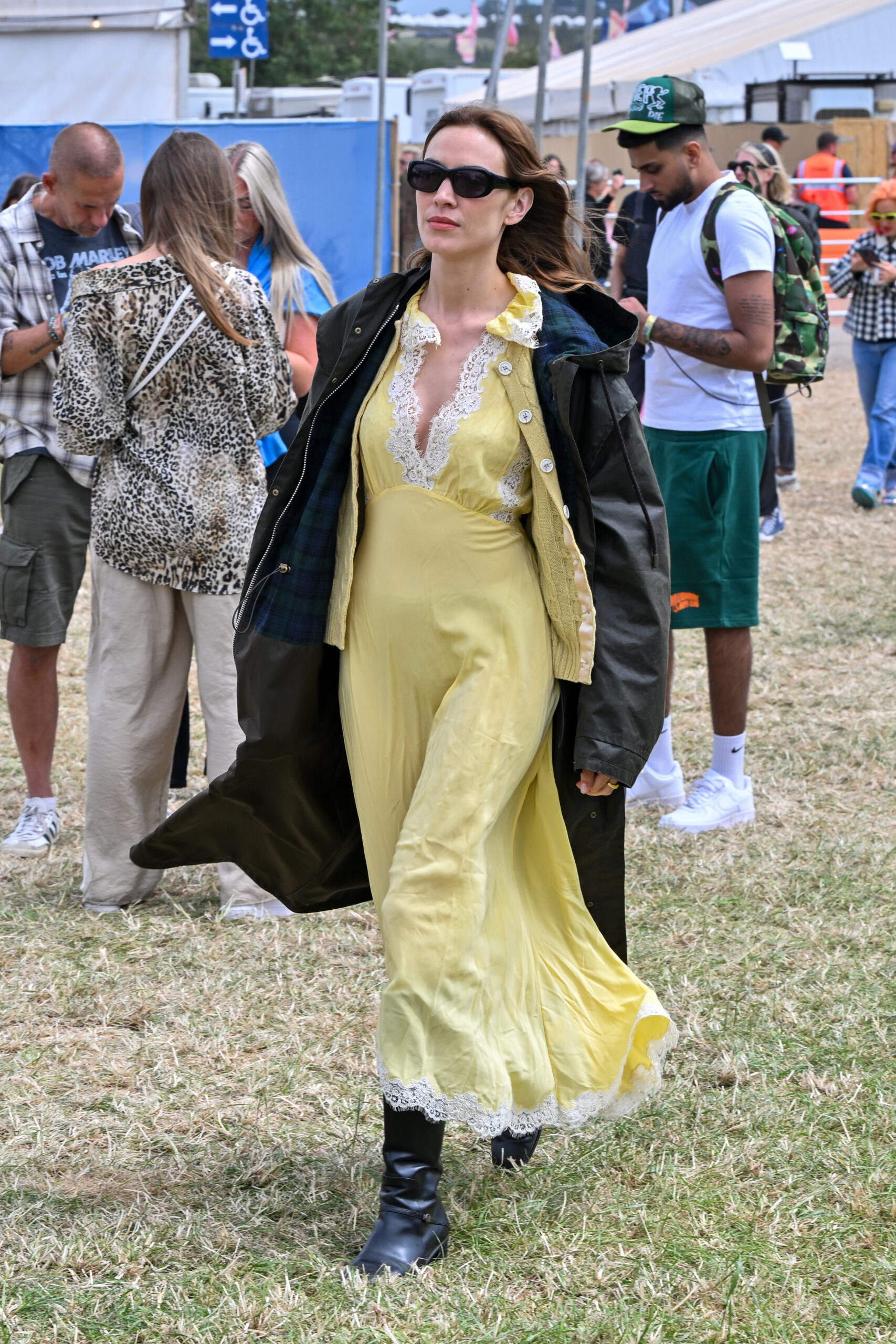 Alexa-Chung-Glastonbury-2024