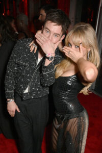 sabrina-carpenter-