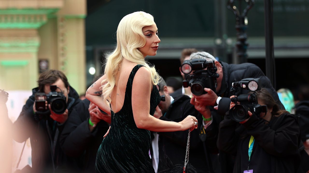 Lady Gaga hat mit Hilfe von Taylor Swift falsche Schwangerschaftsgerüchte ...