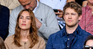 Alexa-Chung-Joe-Alwyn