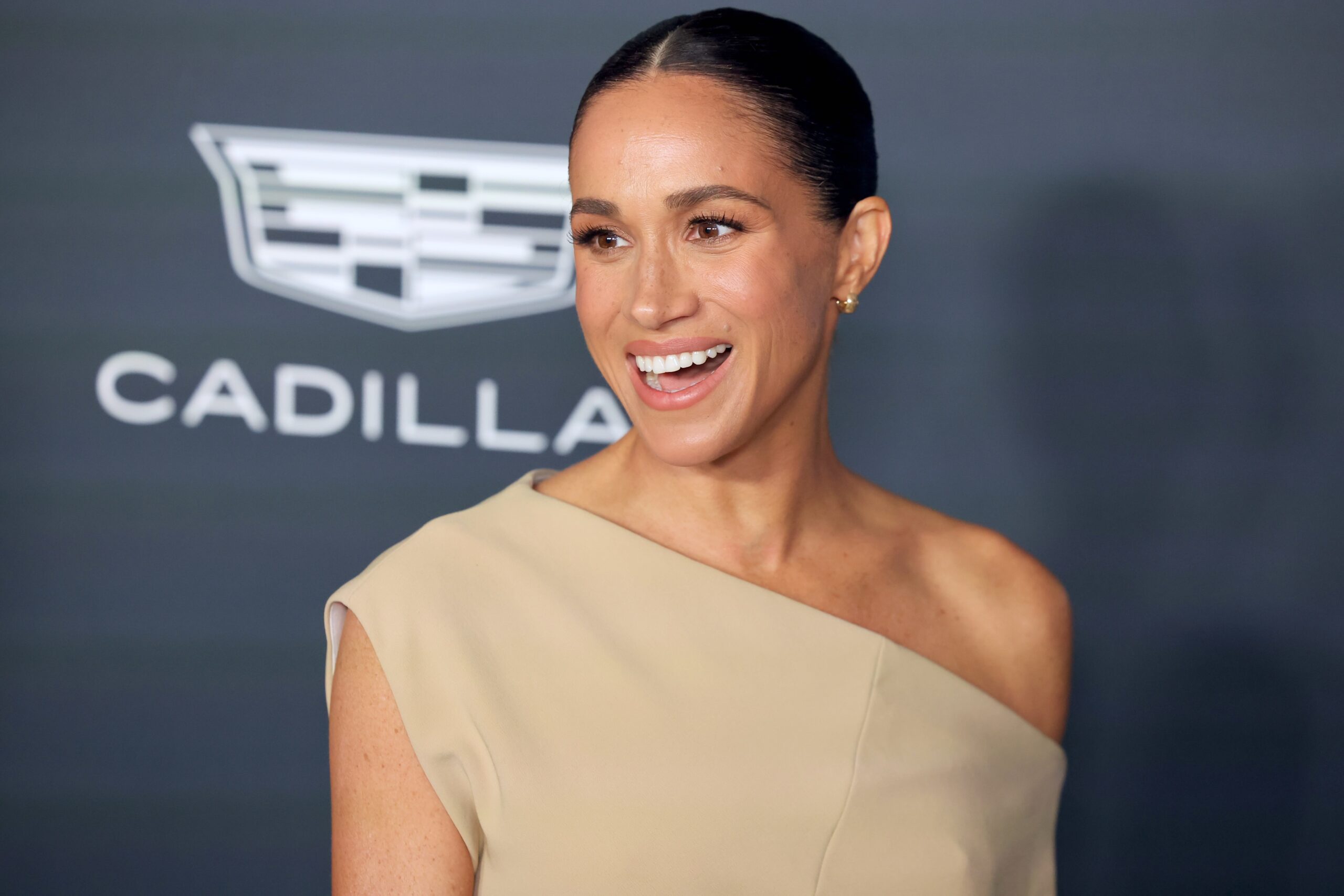 meghan-markle-princess-diana-dior-bag