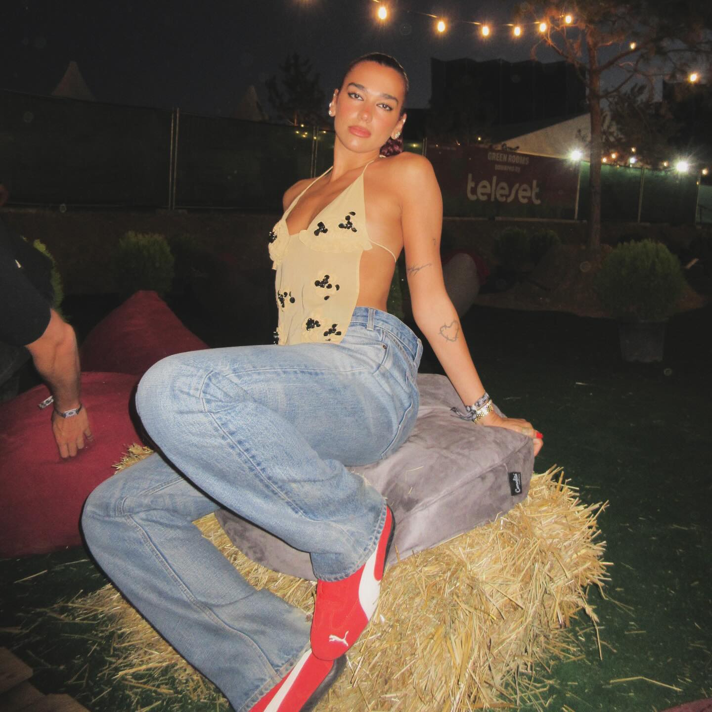 Dua-Lipa-Festival-Style