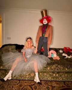 Selena-Gomez-Benny-Blanco-Alice-In-Wonderland-Halloween