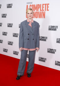 Elle-Fanning-Bottega-Veneta-A-Complete-Unkonwn
