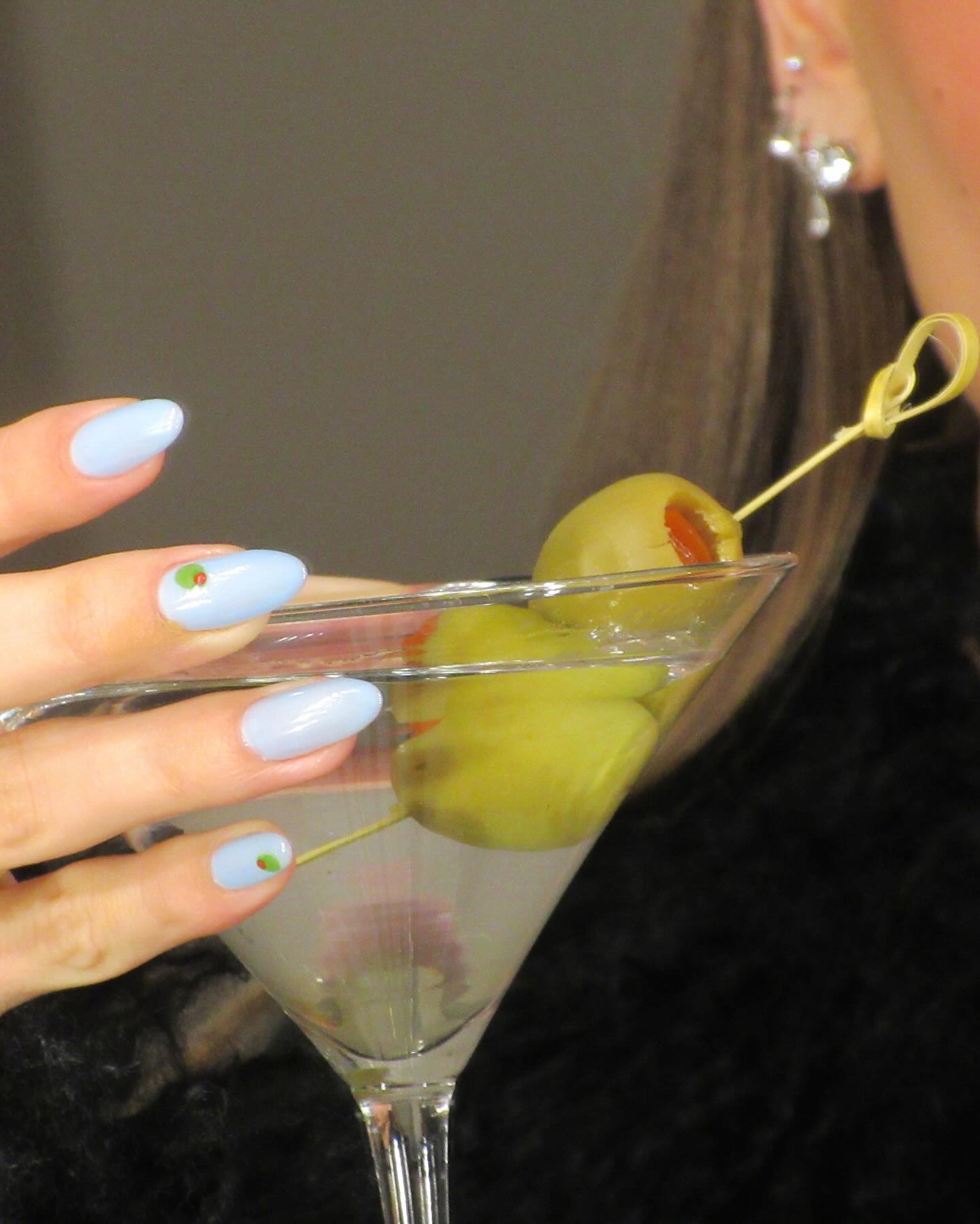 hailey-bieber-martini-nails