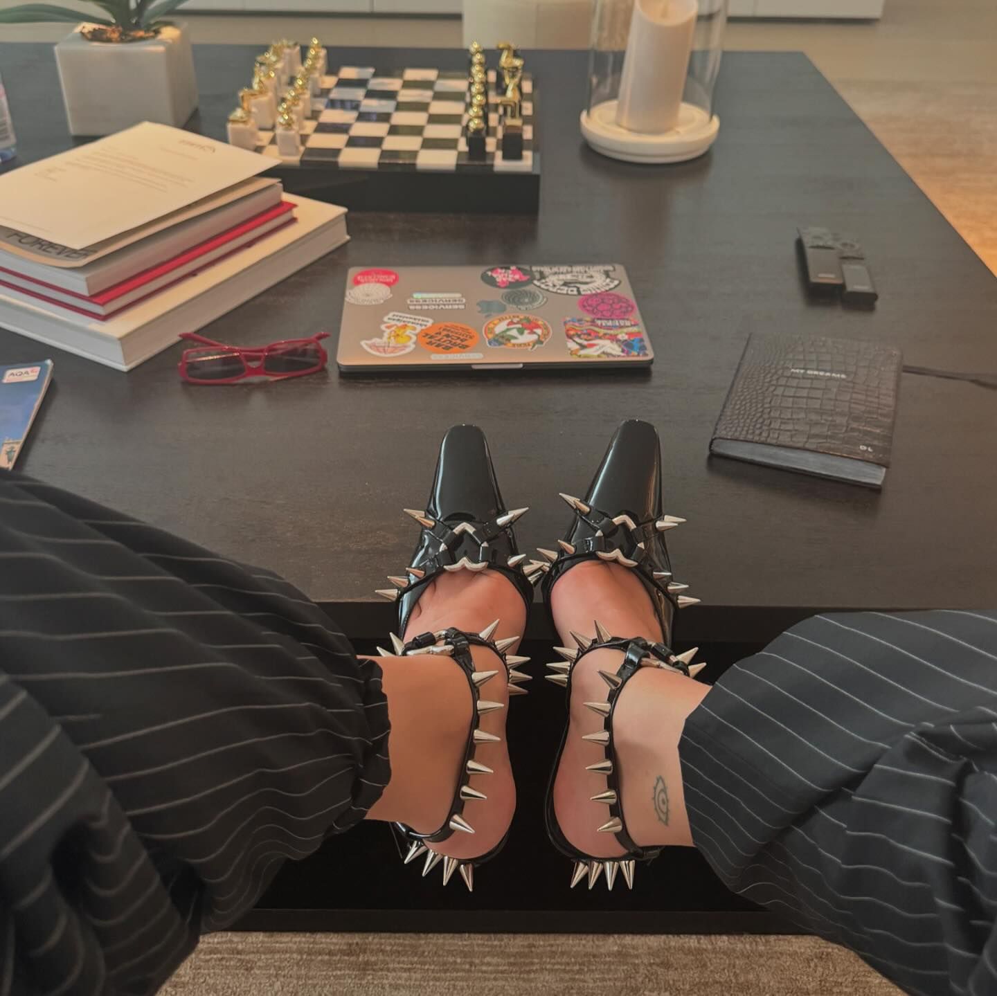 dua-lipa-oufit