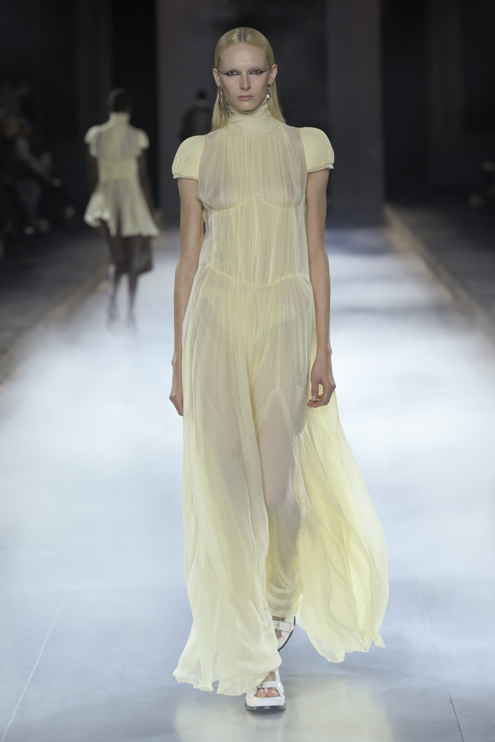 Alexander-McQueen-Runway