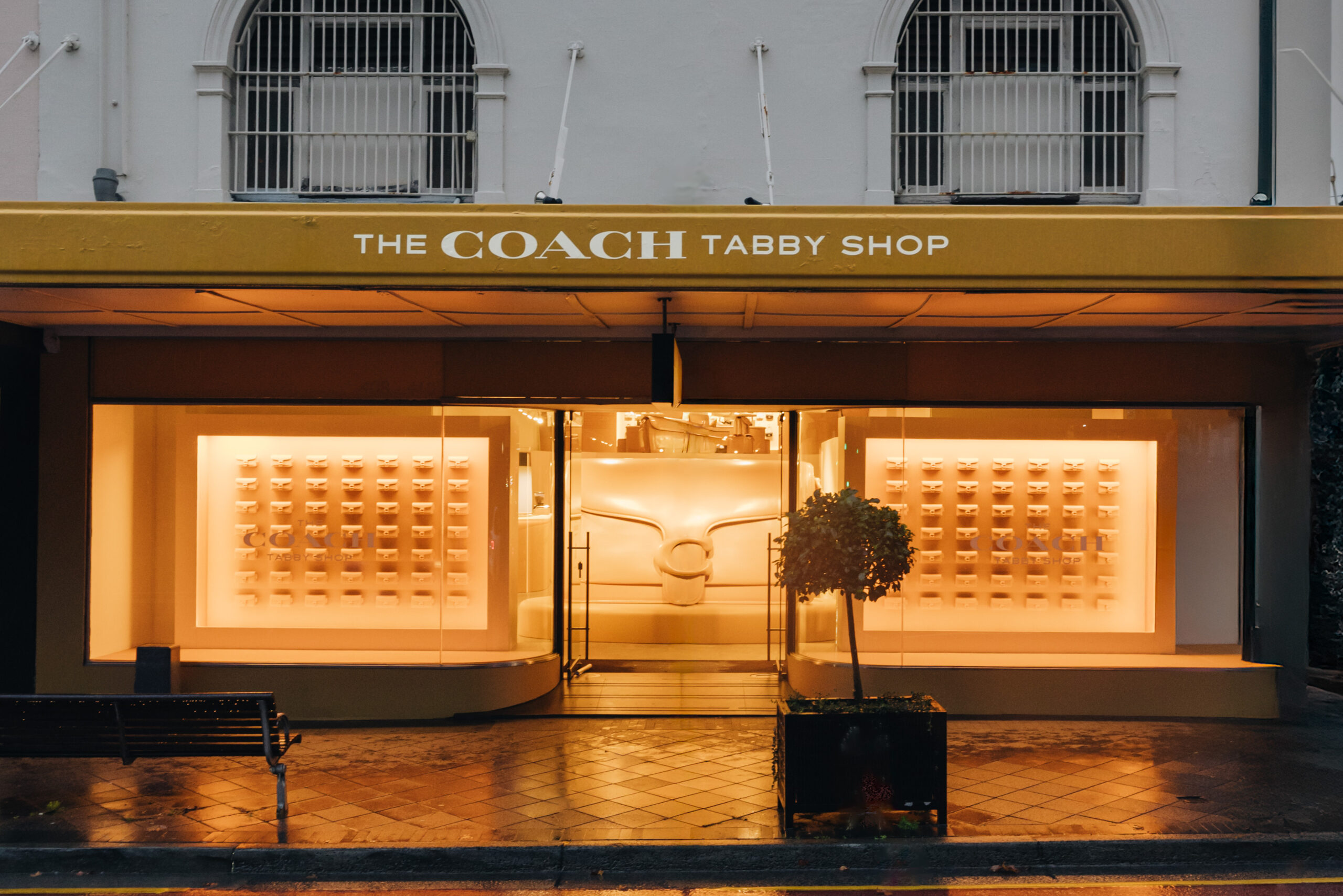 coach-tabby-shop-pop-up