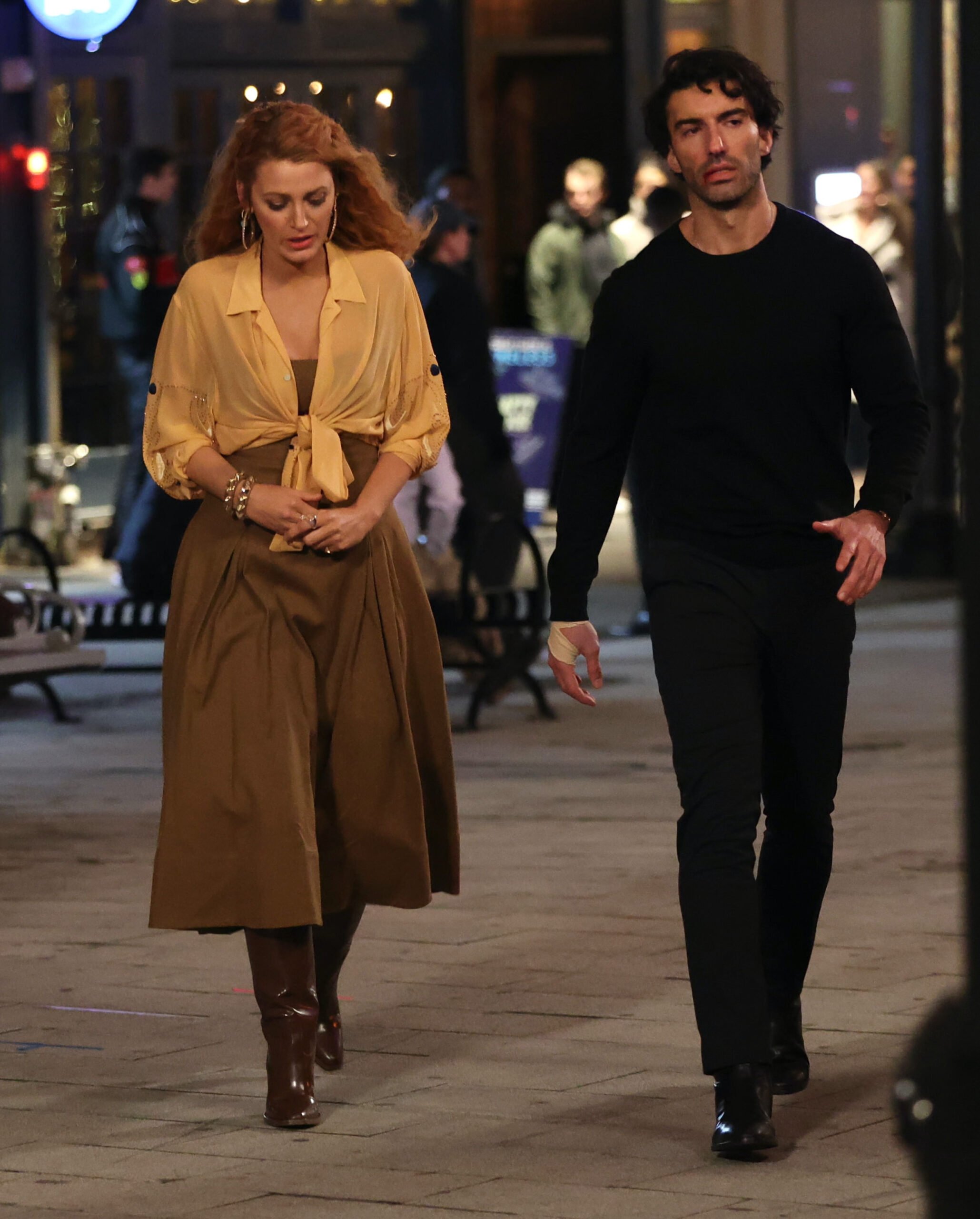 justin-baldoni-blake-lively-on-set