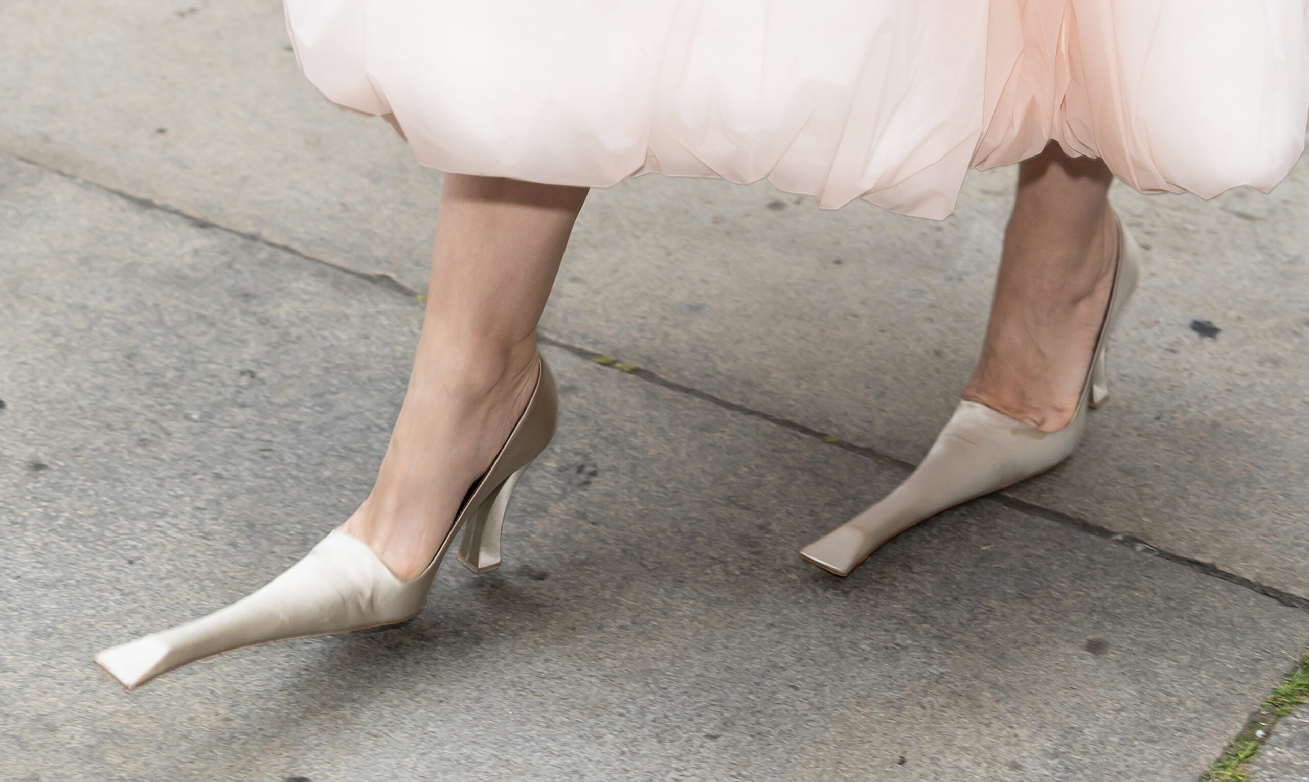 julia-fox-marc-jacobs-shoes
