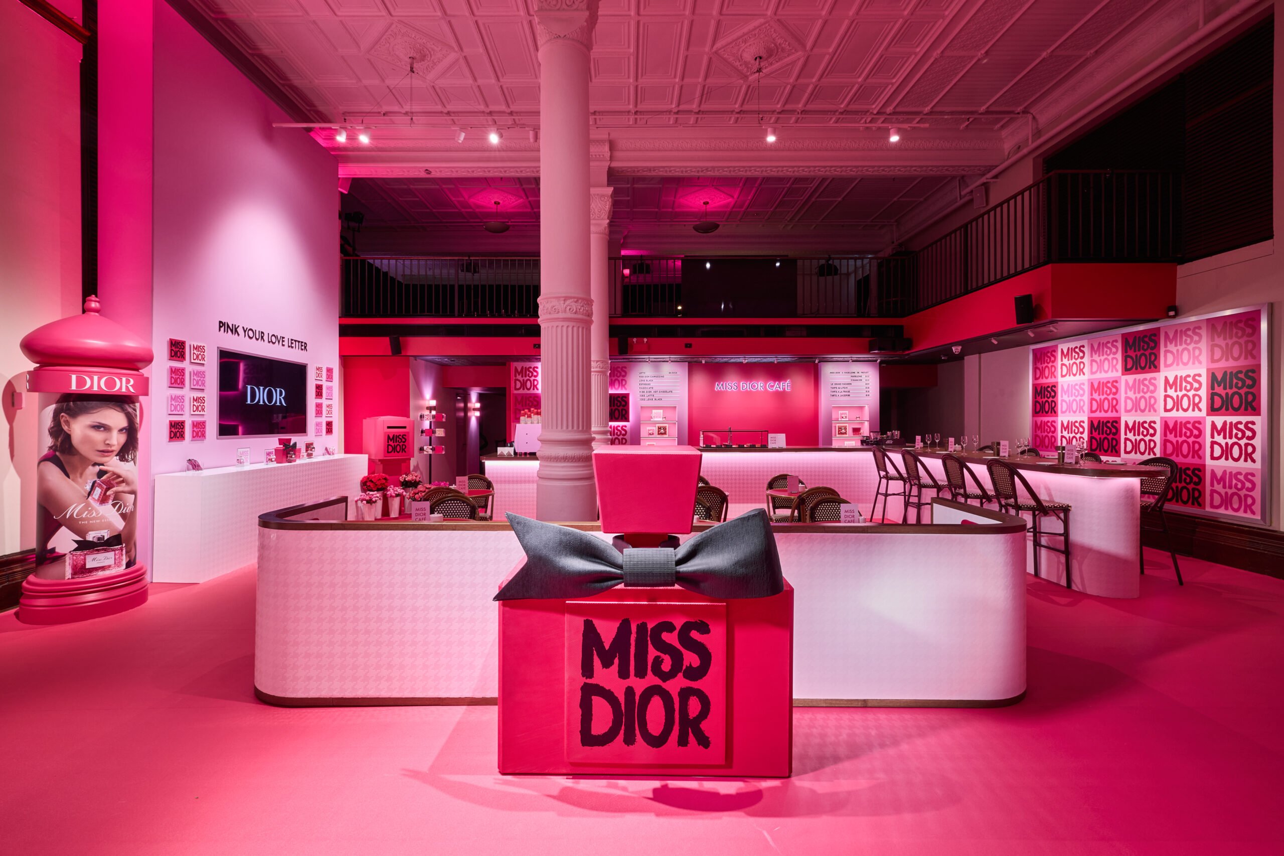 miss-dior-cafe
