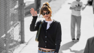 dakota-johnson-jeans